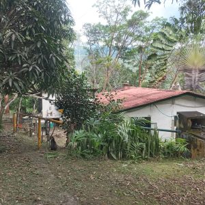 Venta de casa de campo con lote en La Mesa, Cundinamarca